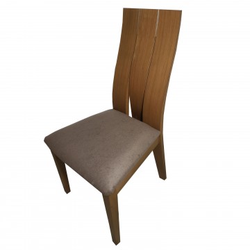 Καρέκλα τραπεζαρίας Κ15 από ξύλο δρυς καρυδιά χρώμα μα ψηλή πλάτη και καφέ πάτο
