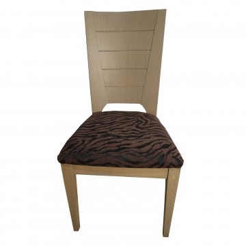 Καρέκλα τραπεζαρίας Κ11 από ξύλο δρυς γκρι φυσικό χρώμα με ψηλή πλάτη και καφέ πάτο