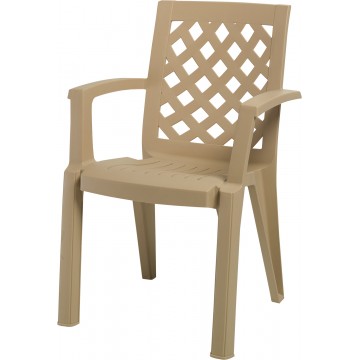 Πλαστική πολυθρονα...